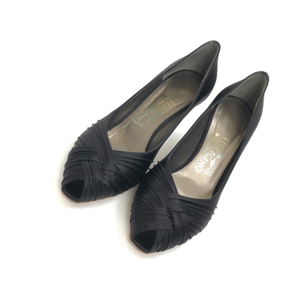 Clearance! Last Call! Authentic Salvatore Ferragamo Gaila Peep Toe Pump Sz 7 - Picture 3 of 7